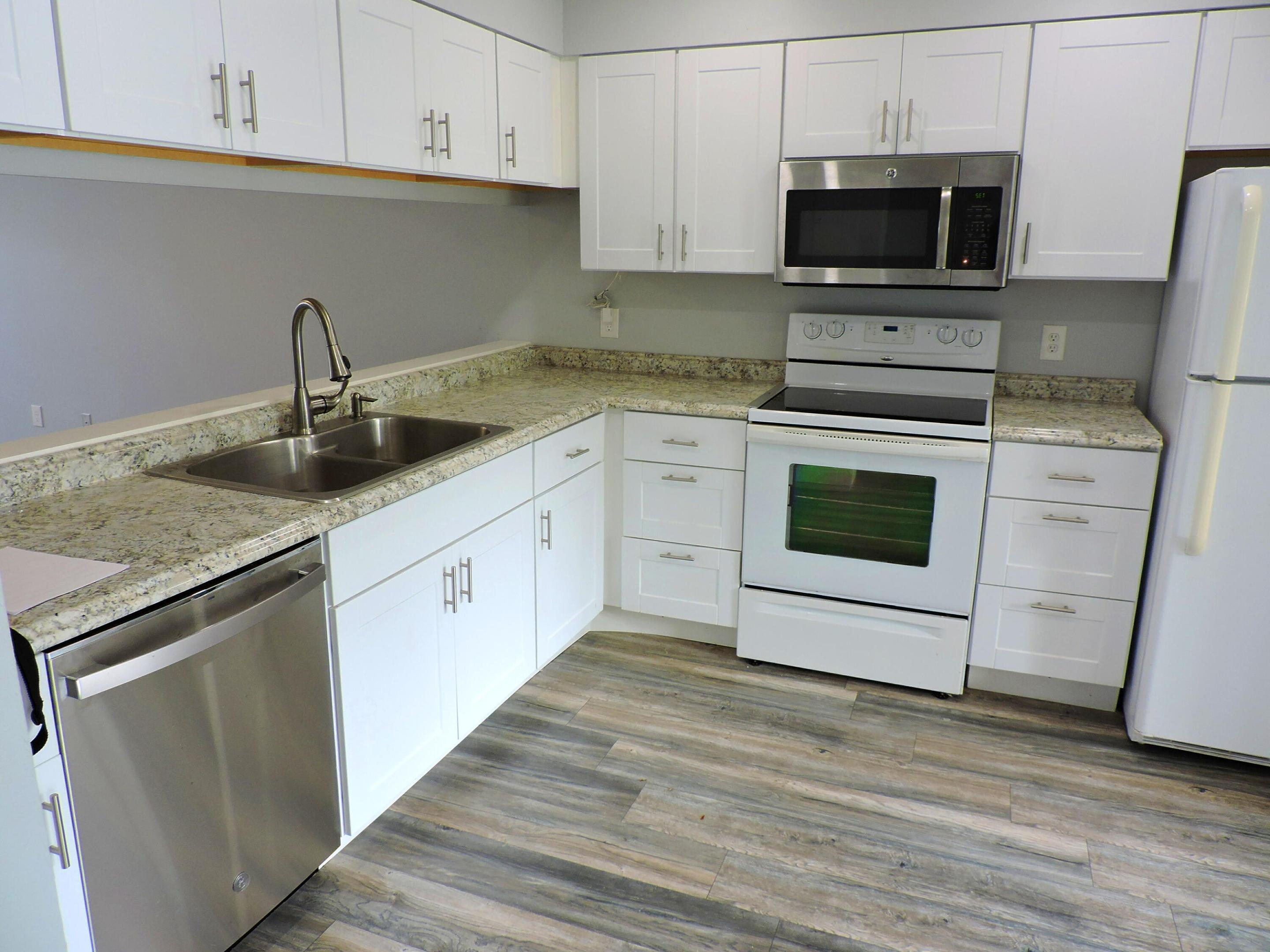 6198 Riverwalk Lane 7