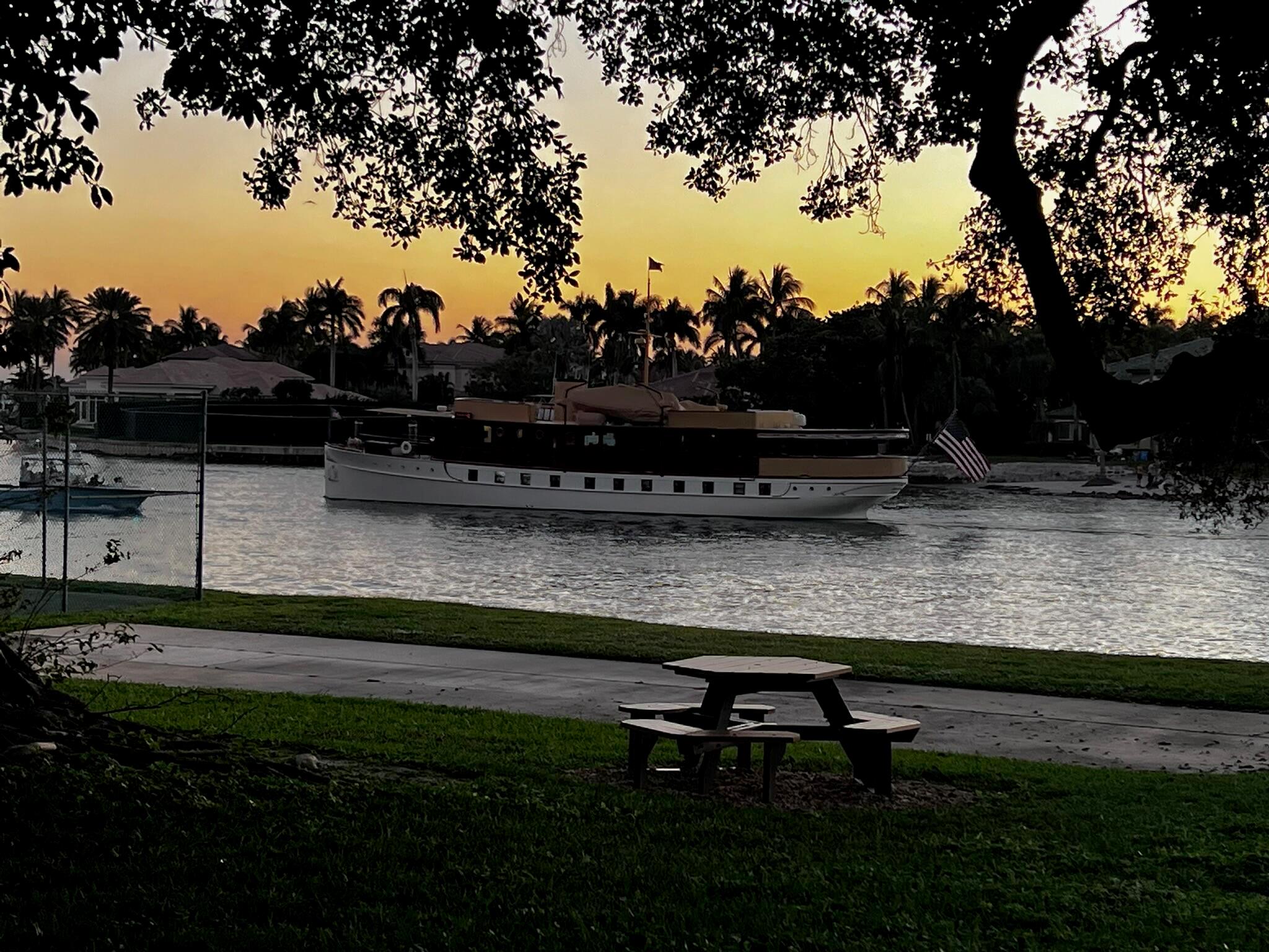 ROYALE HARBOUR CONDO OR 2 - Residential Lease