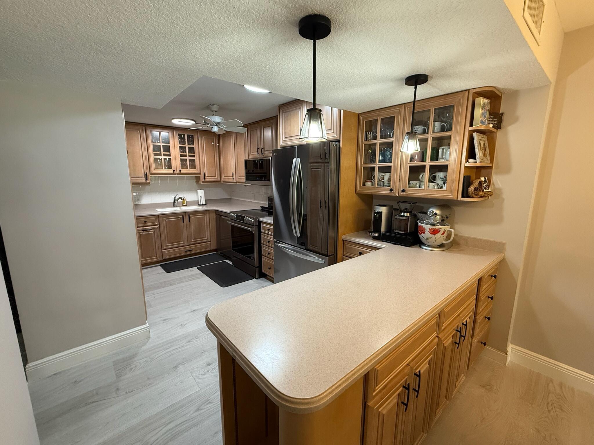 ROYALE HARBOUR CONDO OR 2 - Residential Lease