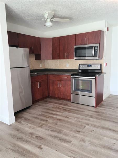 736 NW 2nd Ave 2