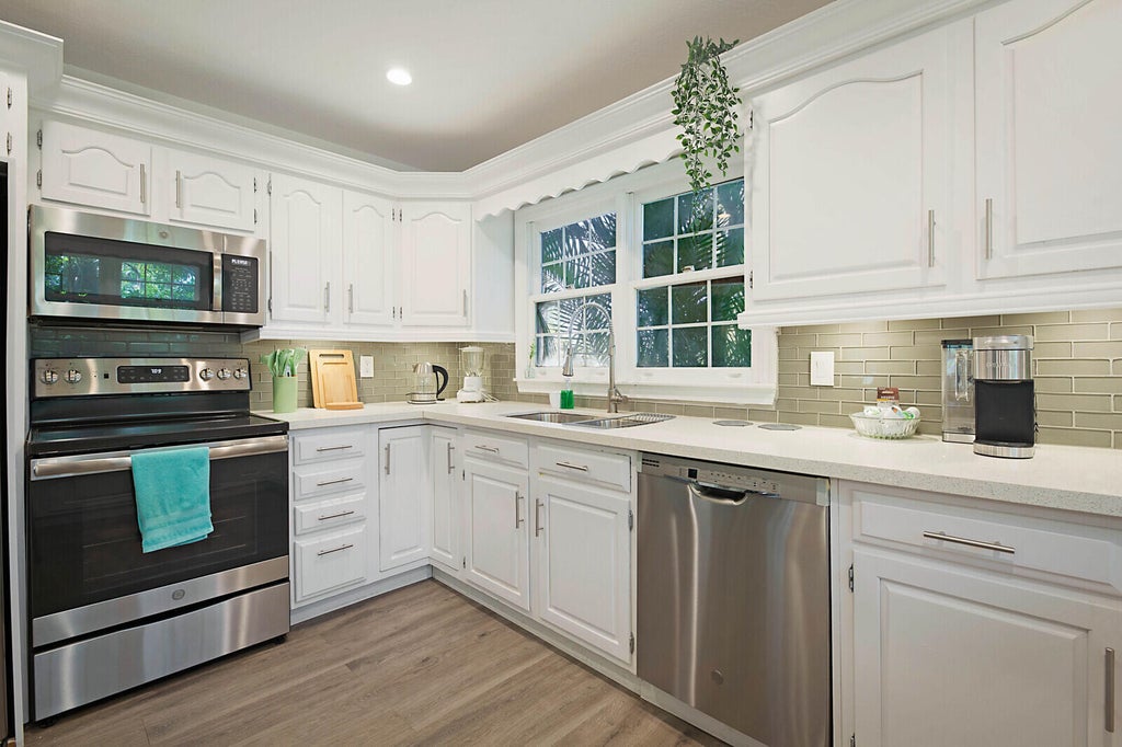Photo of 1334613026 Casey Road, Loxahatchee Groves, FL 33470 (MLS # B26037028)