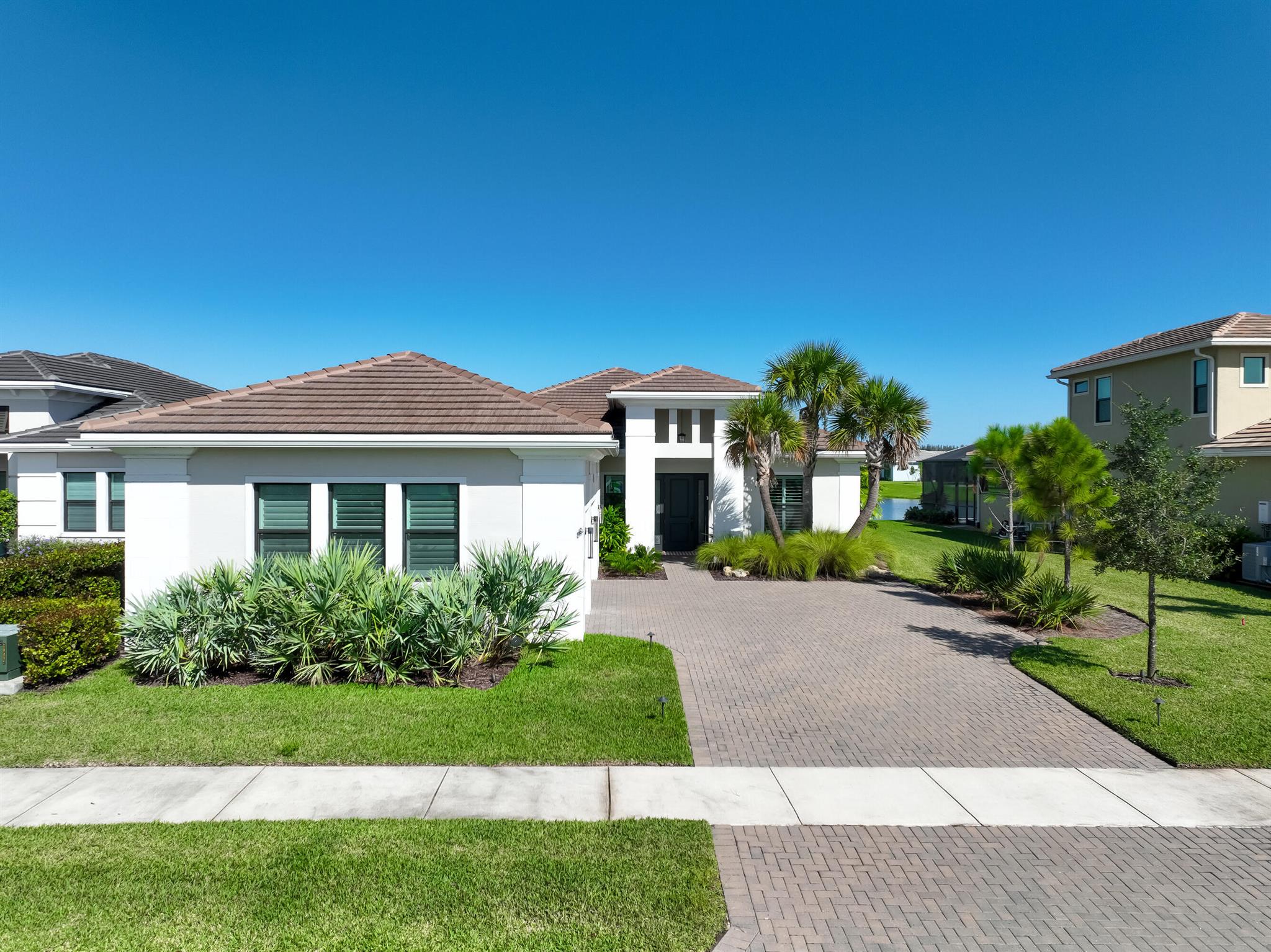 View photos, virtual tours, details... 15623 Cresswind Place