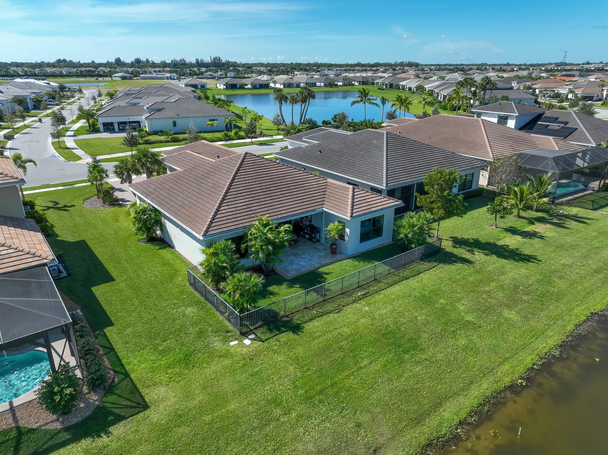 CRESSWIND PALM BEACH - Residential