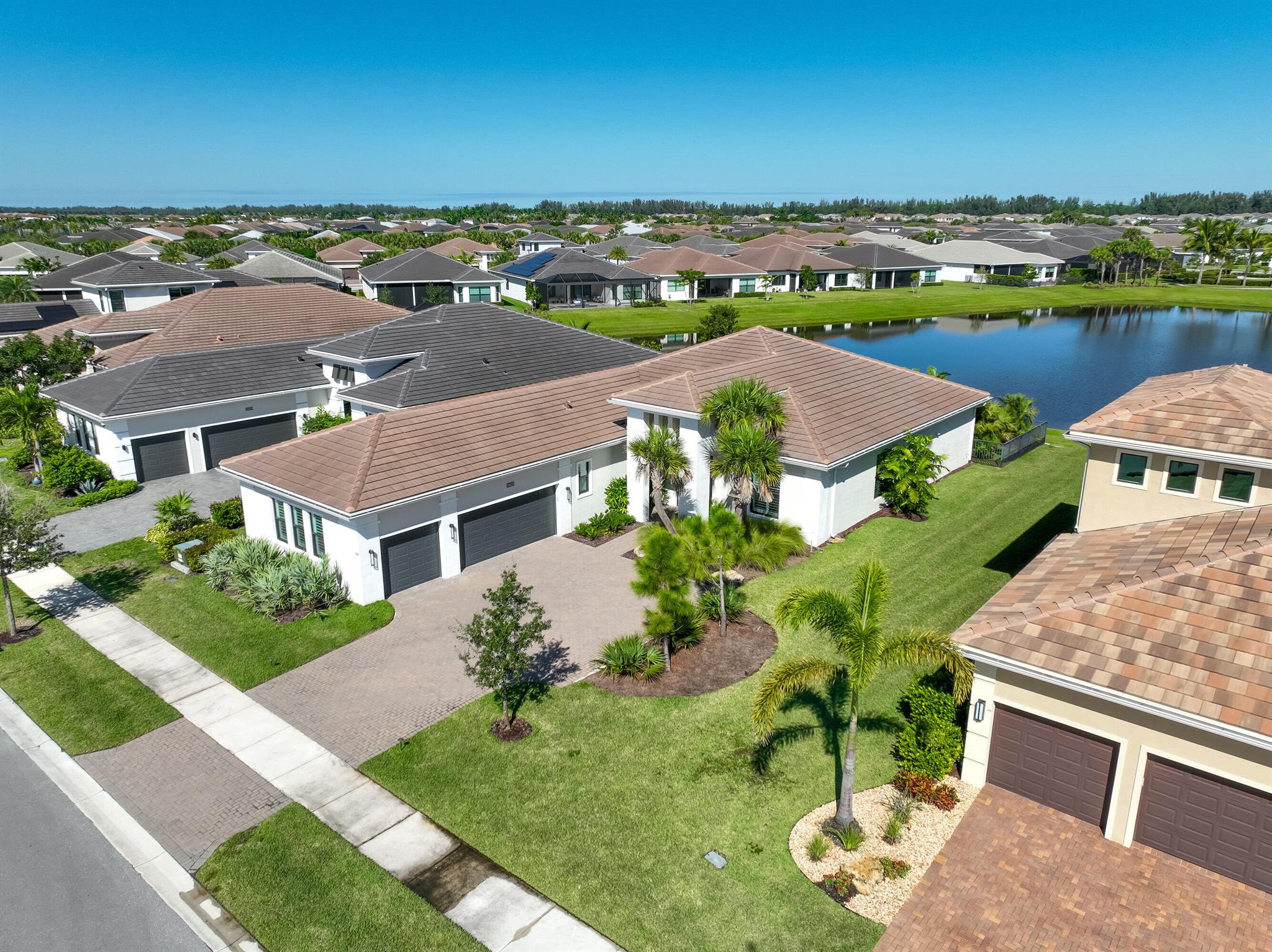 CRESSWIND PALM BEACH - Residential