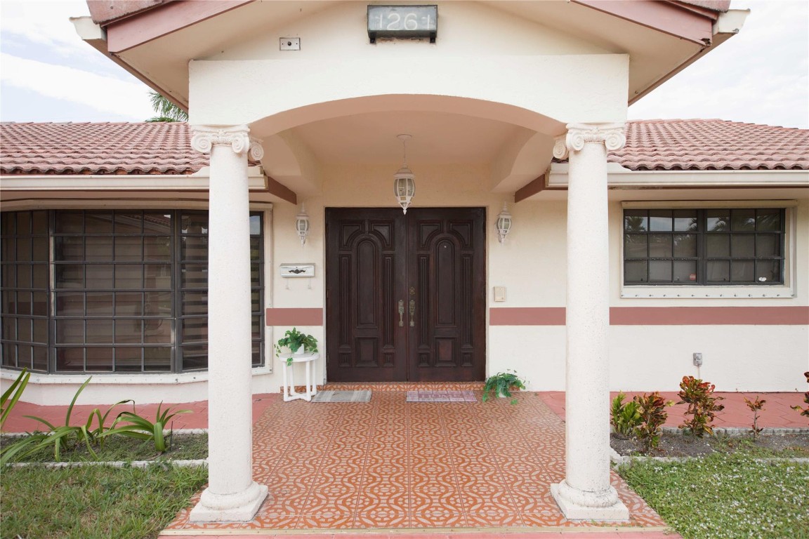 Hollywood Golf Estates Se - Residential