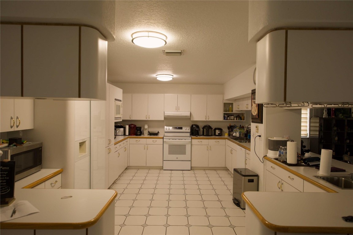 Hollywood Golf Estates Se - Residential