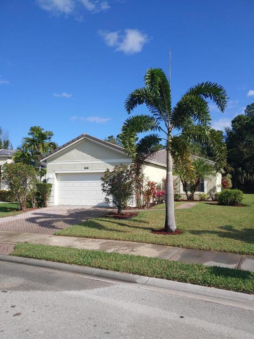 Photo of 616 SW Indian Key Drive, Port Saint Lucie, FL 34986 (MLS # R10769388)