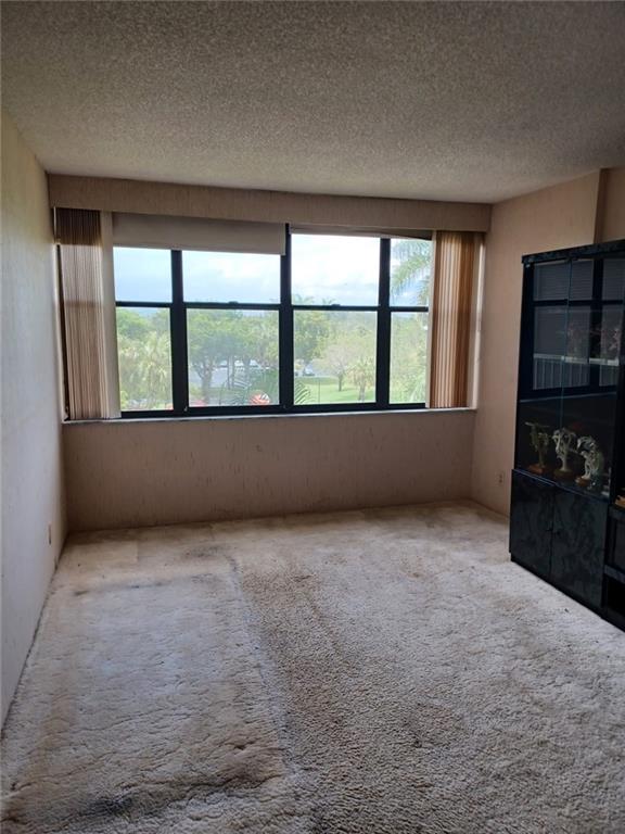 COUNTRY CLUB APTS AT BONA - Residential