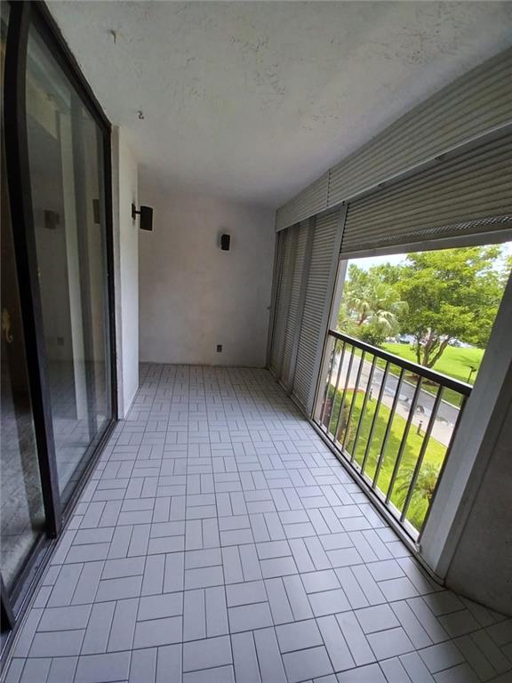 COUNTRY CLUB APTS AT BONA - Residential