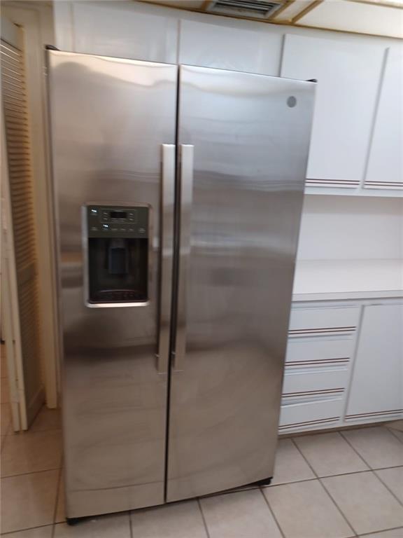 COUNTRY CLUB APTS AT BONA - Residential