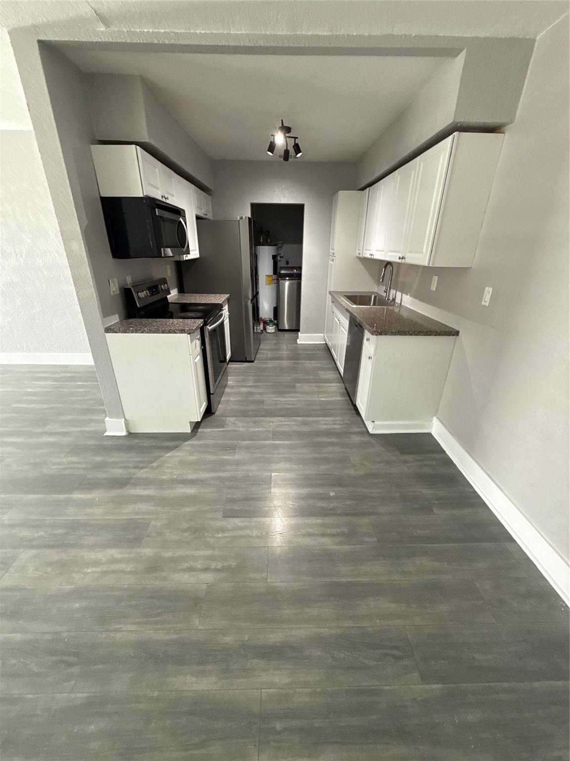 15700 NW 39th Pl, Miami Gardens, FL, 33054/$2,950 3 15700 NW 39th Pl