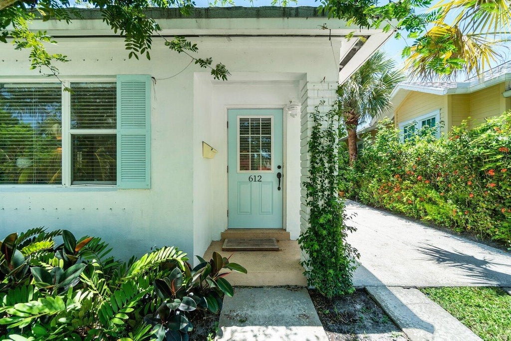 Photo of 612 KANUGA Drive, West Palm Beach, FL 33401 (MLS # B26075327)