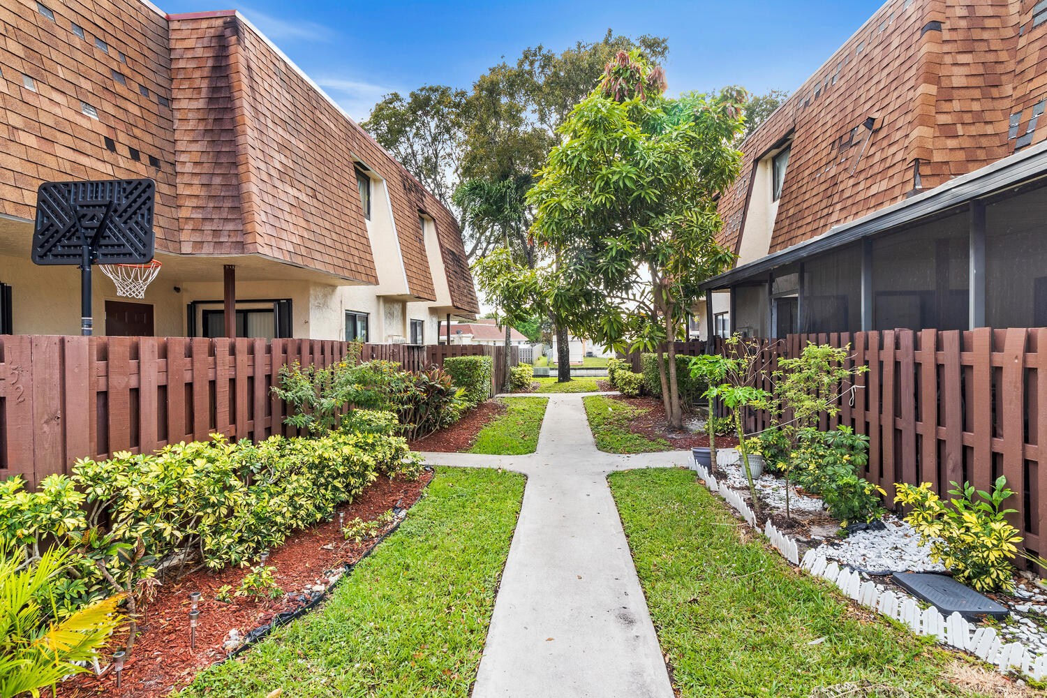 PT PAR S NORTH LAUDERDALE - Residential