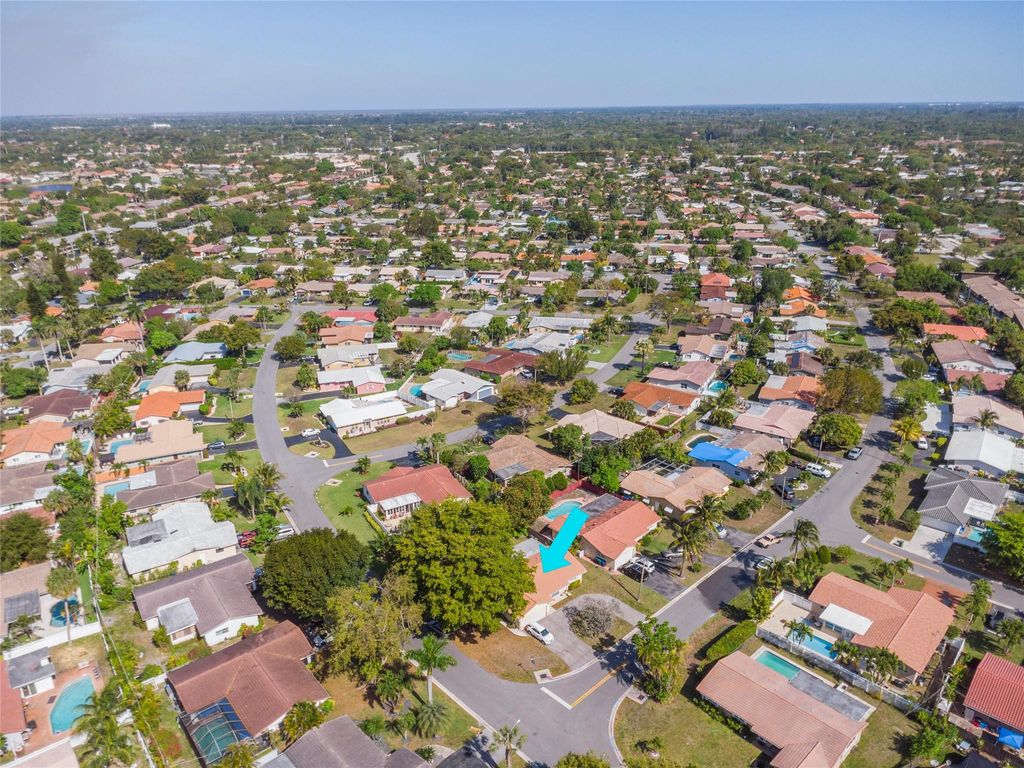 Photo of 3780 NW 78th Terrace, Coral Springs, FL 33065 (MLS # F10490981)