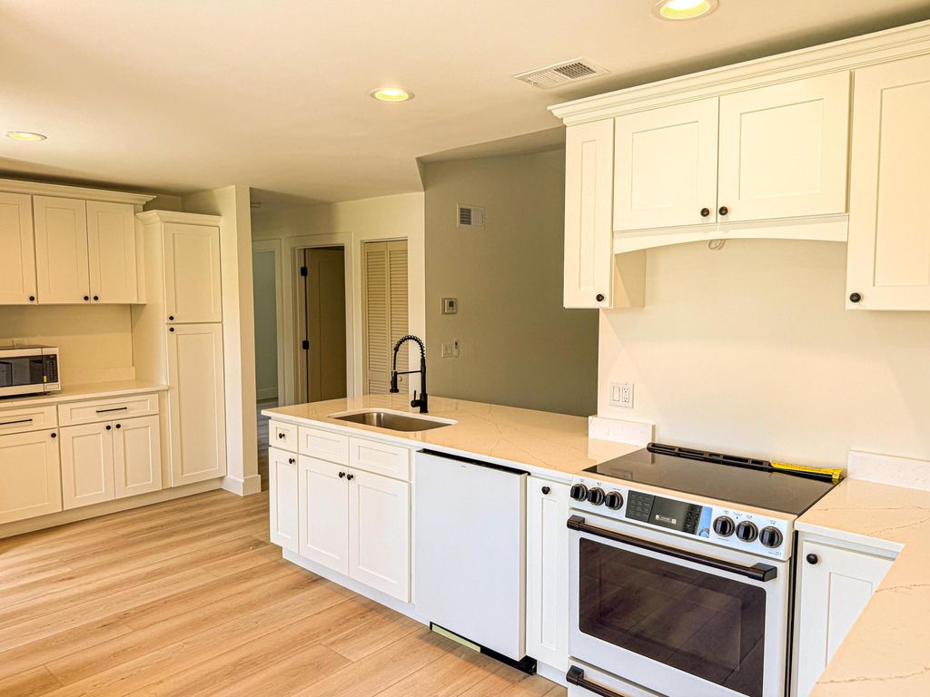 Photo of 18171 Jupiter Landings Drive, Jupiter, FL 33458 (MLS # B26022314)