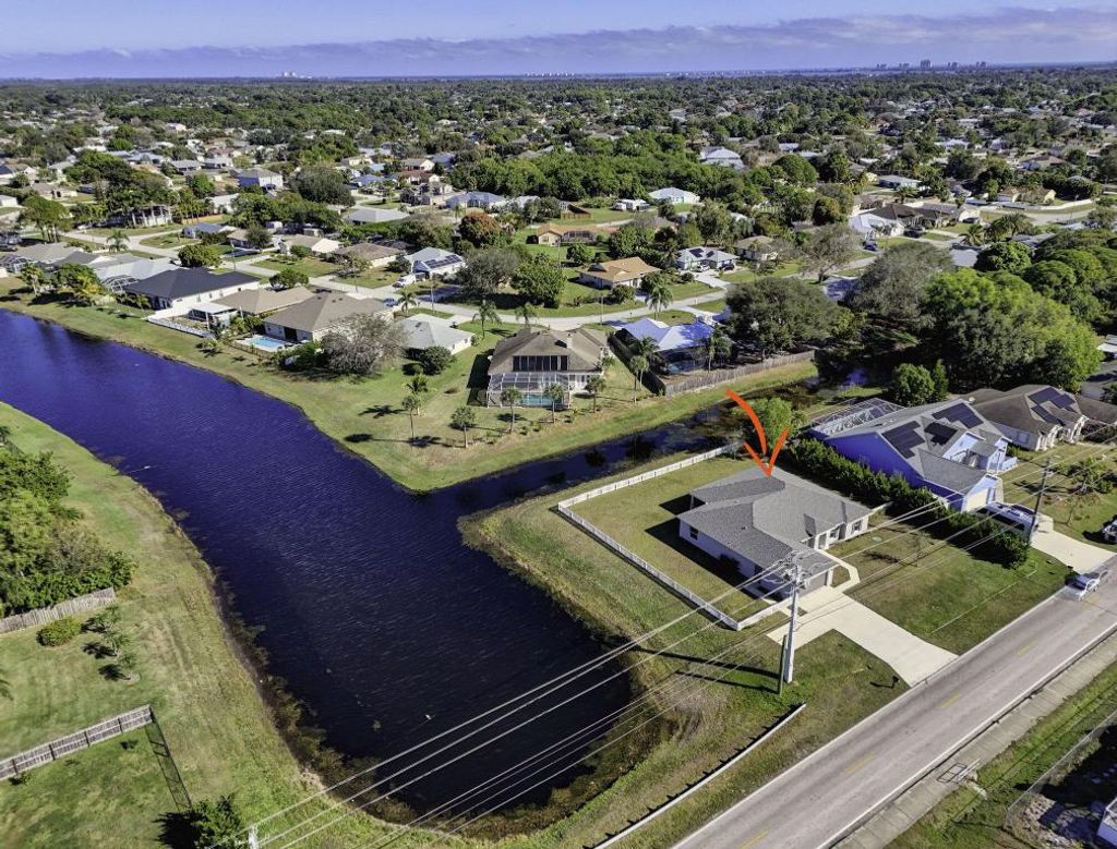 Photo of 2501 SE Mariposa Avenue, Port Saint Lucie, FL 34952 (MLS # R11154985)