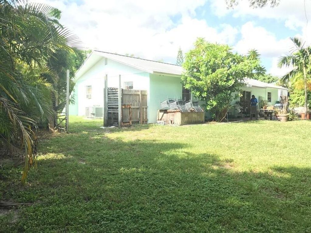 Photo of 989 Mohawk Street, Jupiter, FL 33458 (MLS # R10694510)