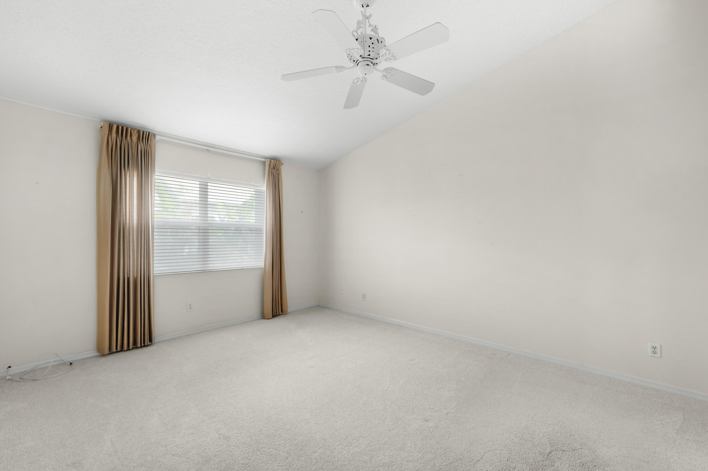 KINGS ISLE - Residential