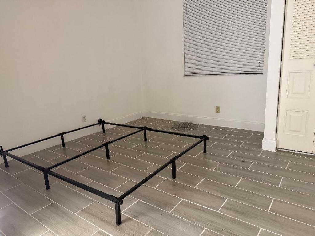 VILLAGES OF ORIOLE ABBEY CONDO - Residential Lease