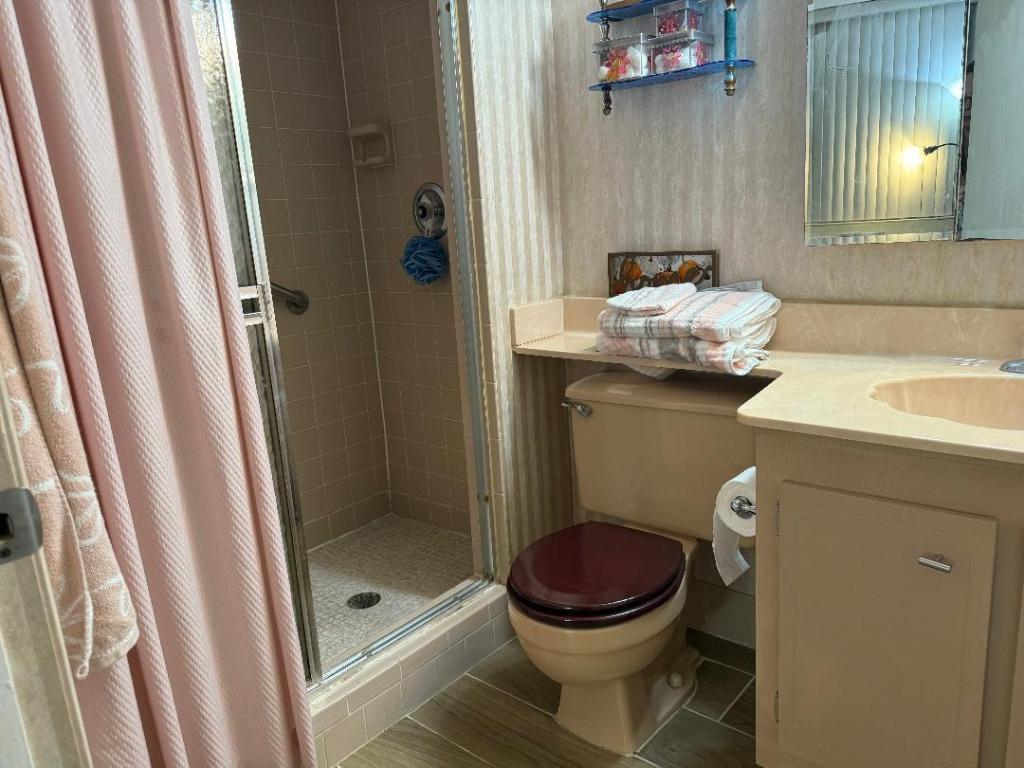 VILLAGES OF ORIOLE ABBEY CONDO - Residential Lease