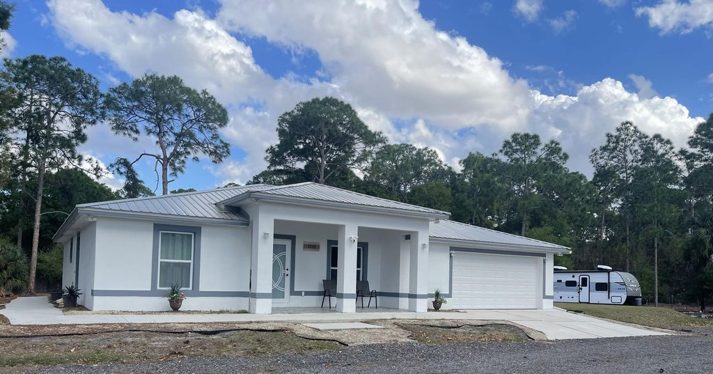 Photo of 5325 Pioneer 17th Street, Clewiston, FL 33440 (MLS # B26006977)