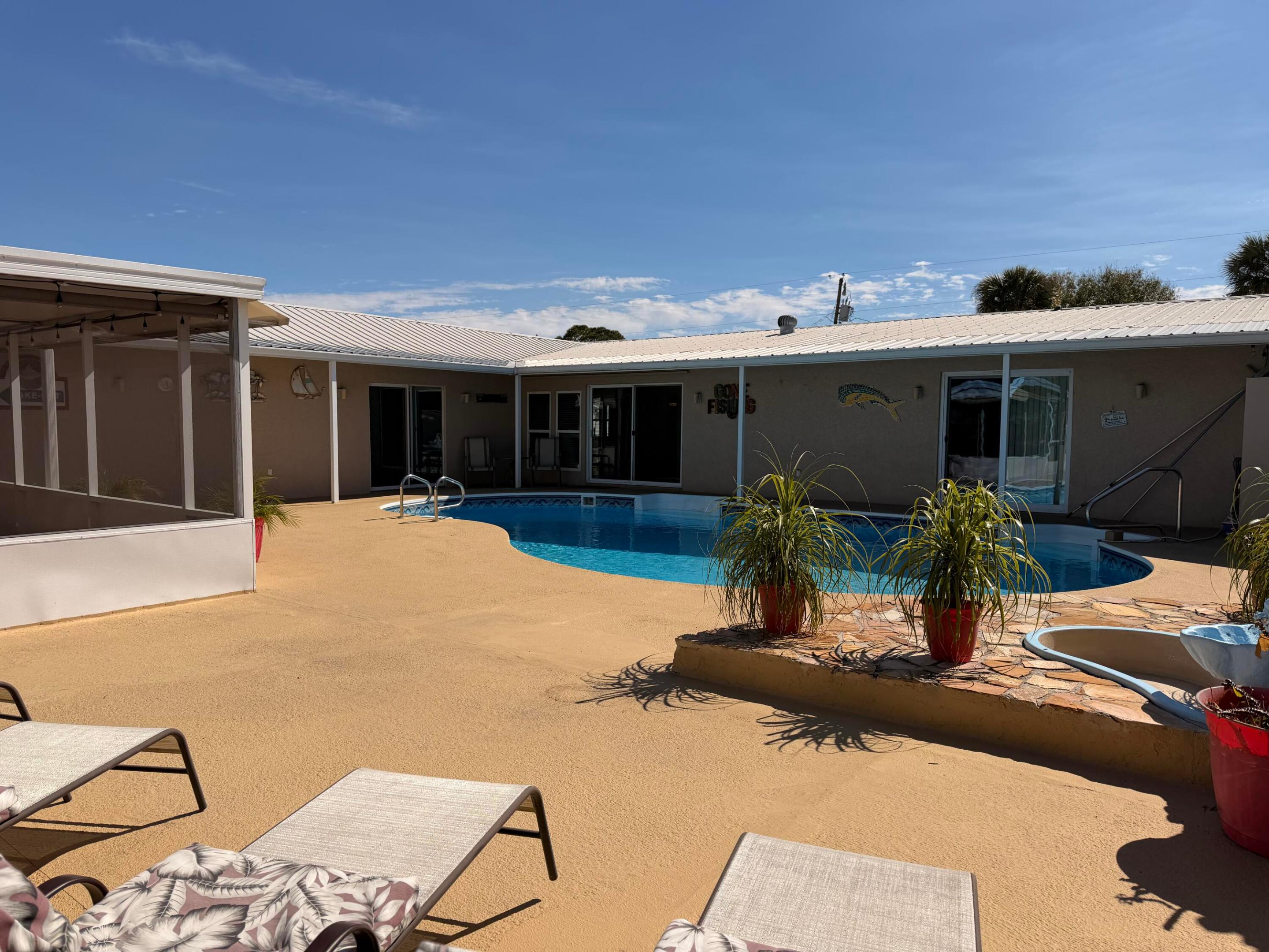 TAYLOR CREEK - Residential