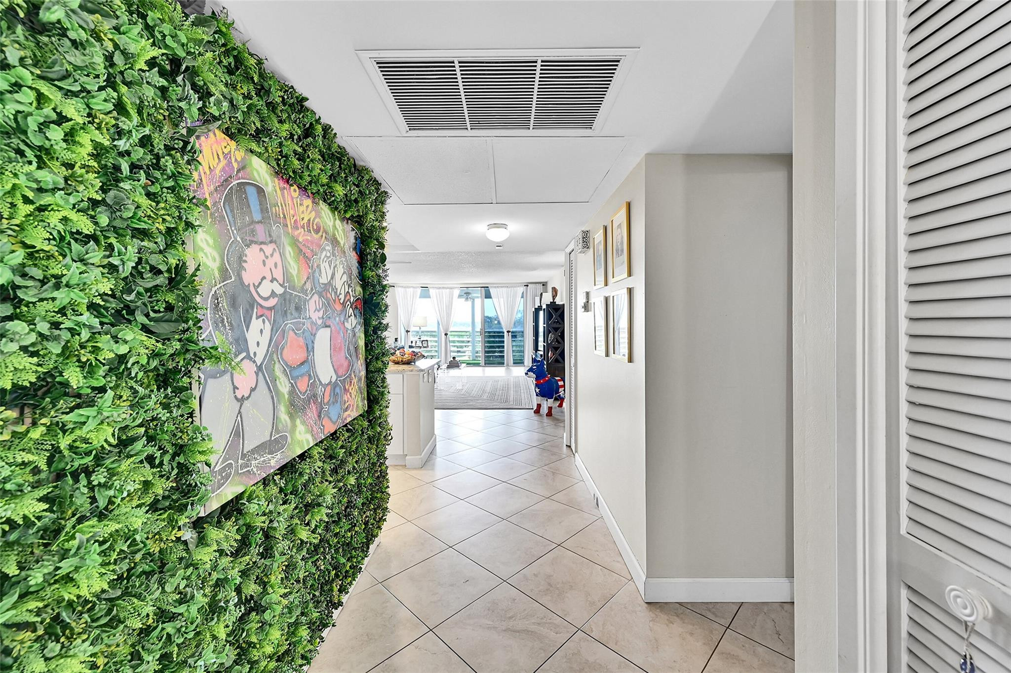 PALM-AIRE COUNTRY CLUB - Residential