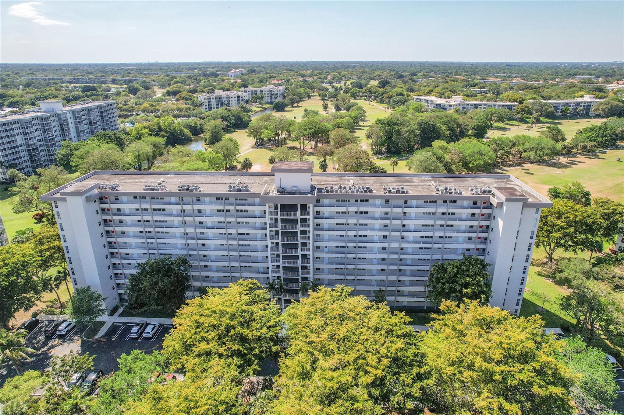 PALM-AIRE COUNTRY CLUB - Residential