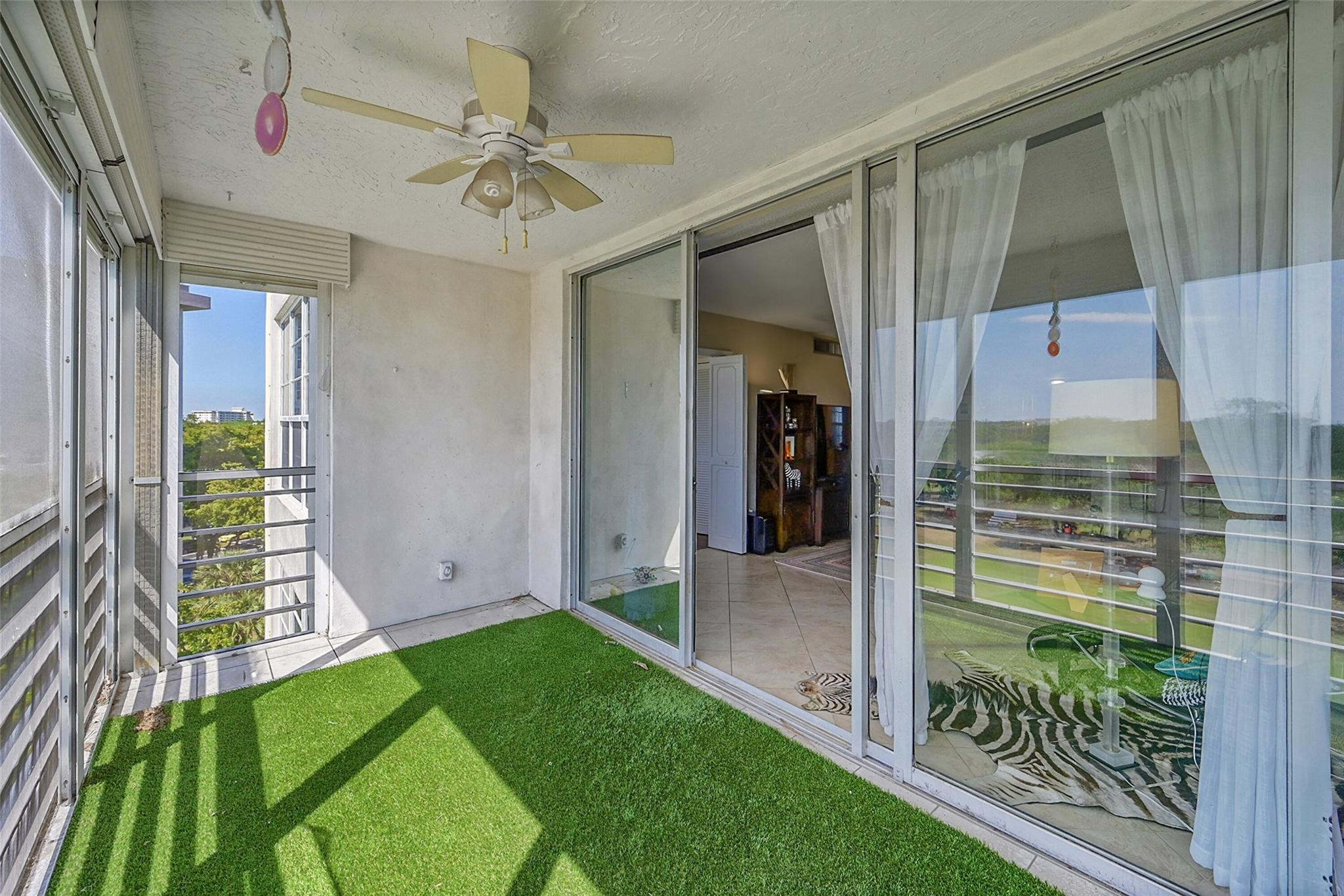 PALM-AIRE COUNTRY CLUB - Residential