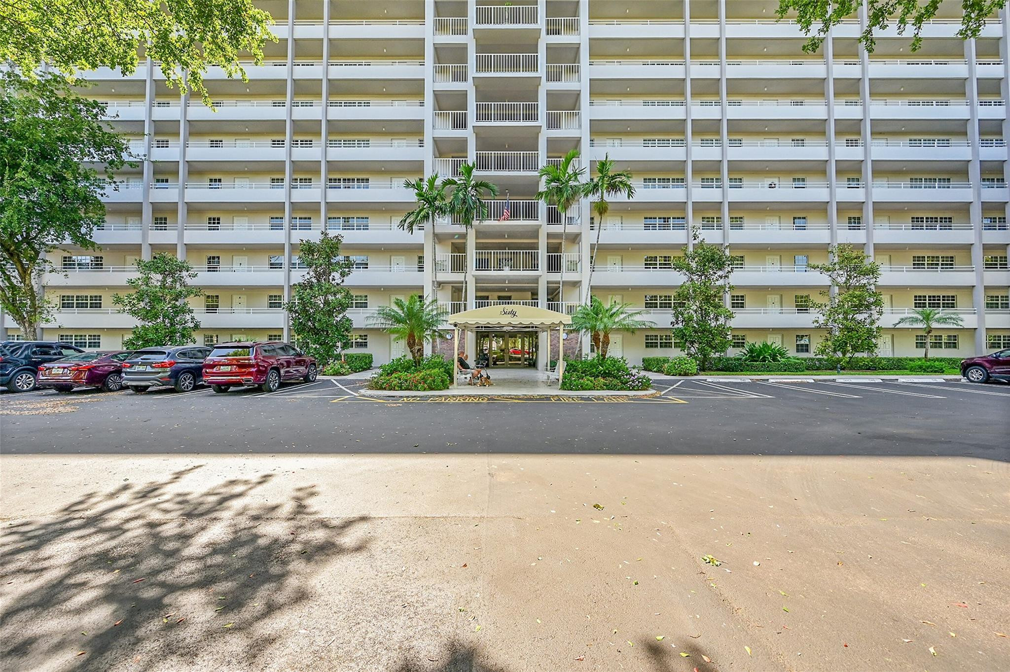 PALM-AIRE COUNTRY CLUB - Residential