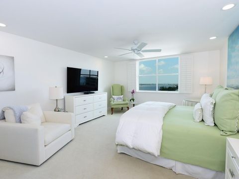 Condominium in Palm Beach FL 3450 Ocean Boulevard Blvd 13.jpg