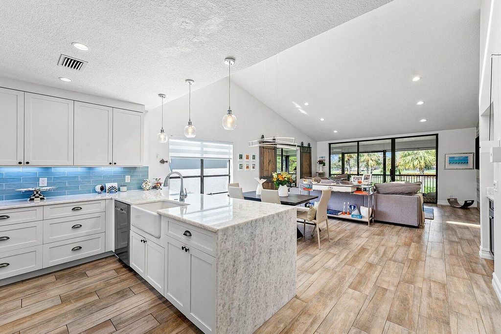 Photo of 39 Eastgate Drive #B, Boynton Beach, FL 33436 (MLS # R10983724)