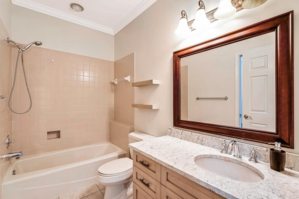 PINEWOOD OF WELLINGTON - Residential