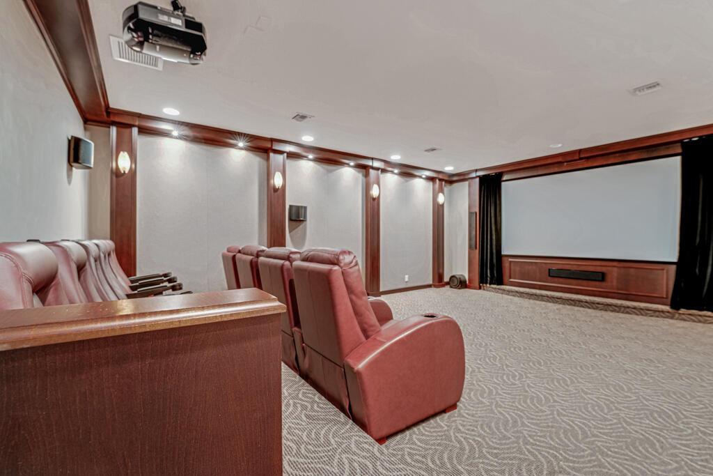 PINEWOOD OF WELLINGTON - Residential