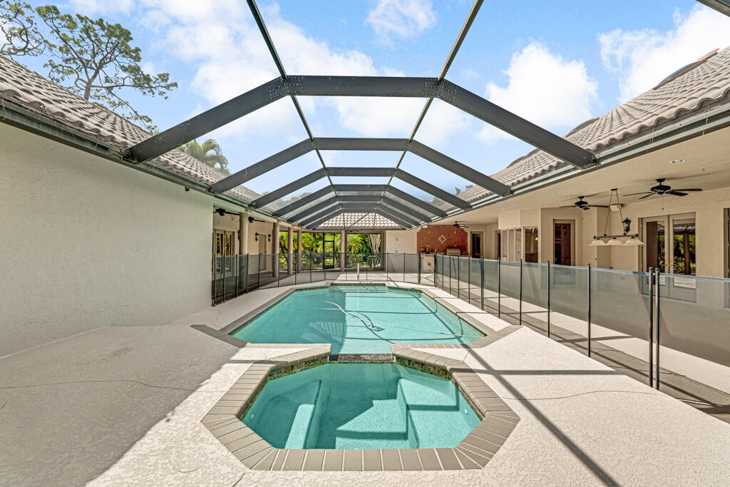 PINEWOOD OF WELLINGTON - Residential