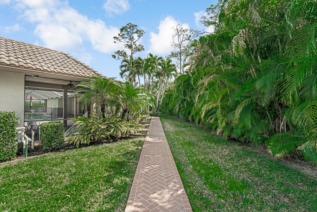 PINEWOOD OF WELLINGTON - Residential