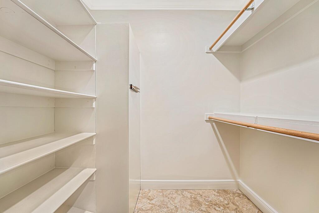 PINEWOOD OF WELLINGTON - Residential