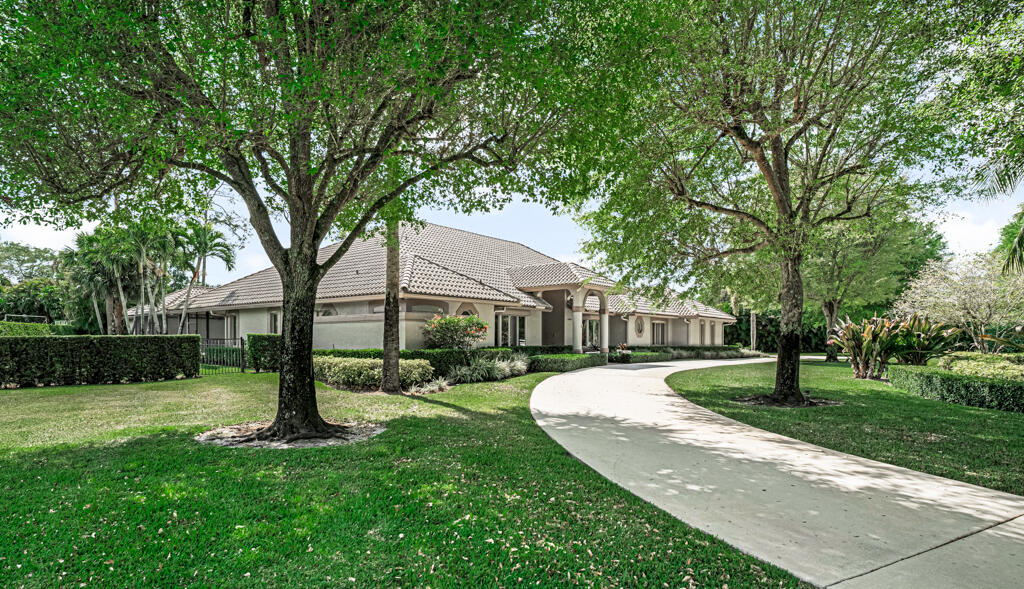 PINEWOOD OF WELLINGTON - Residential