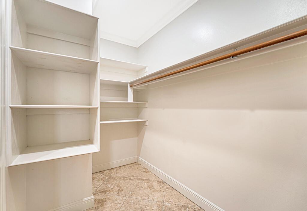 PINEWOOD OF WELLINGTON - Residential