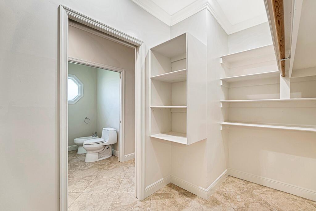 PINEWOOD OF WELLINGTON - Residential