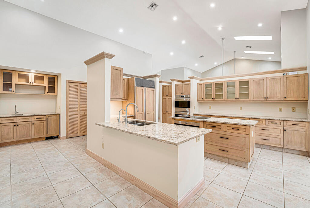 PINEWOOD OF WELLINGTON - Residential