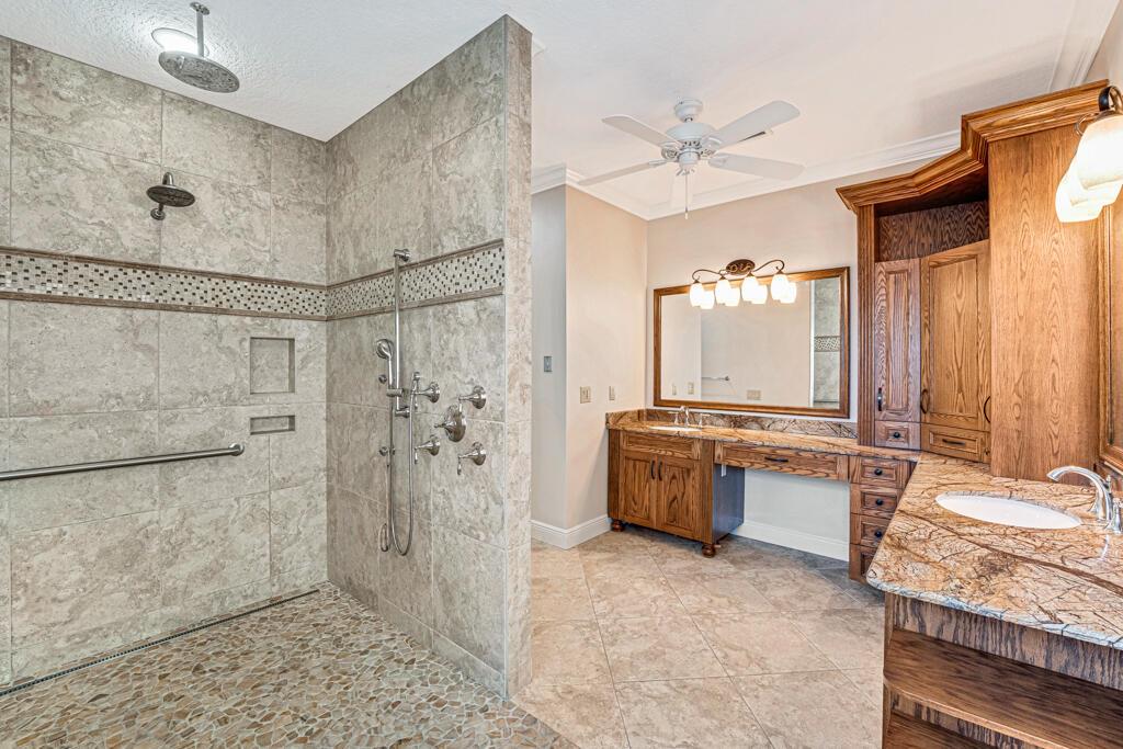 PINEWOOD OF WELLINGTON - Residential