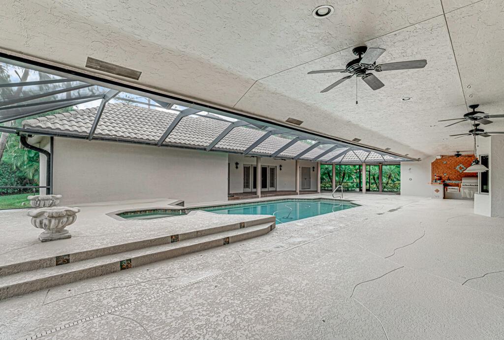 PINEWOOD OF WELLINGTON - Residential