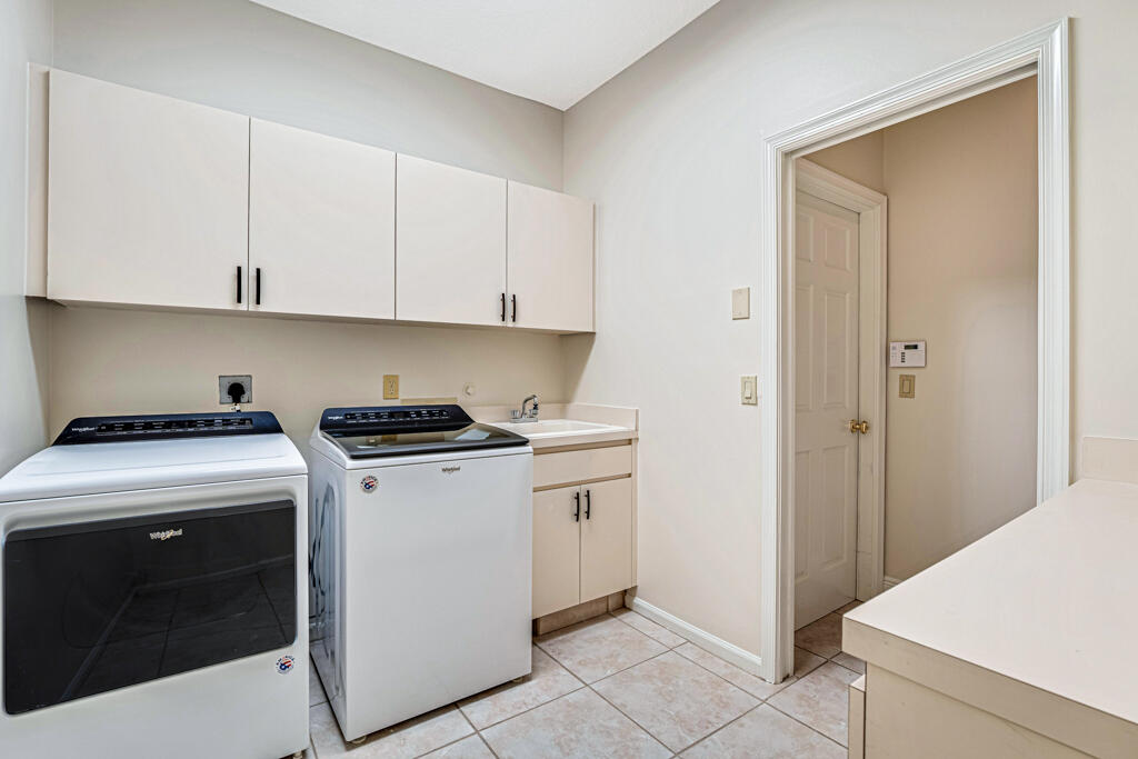 PINEWOOD OF WELLINGTON - Residential