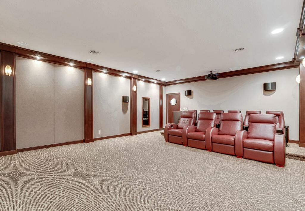 PINEWOOD OF WELLINGTON - Residential