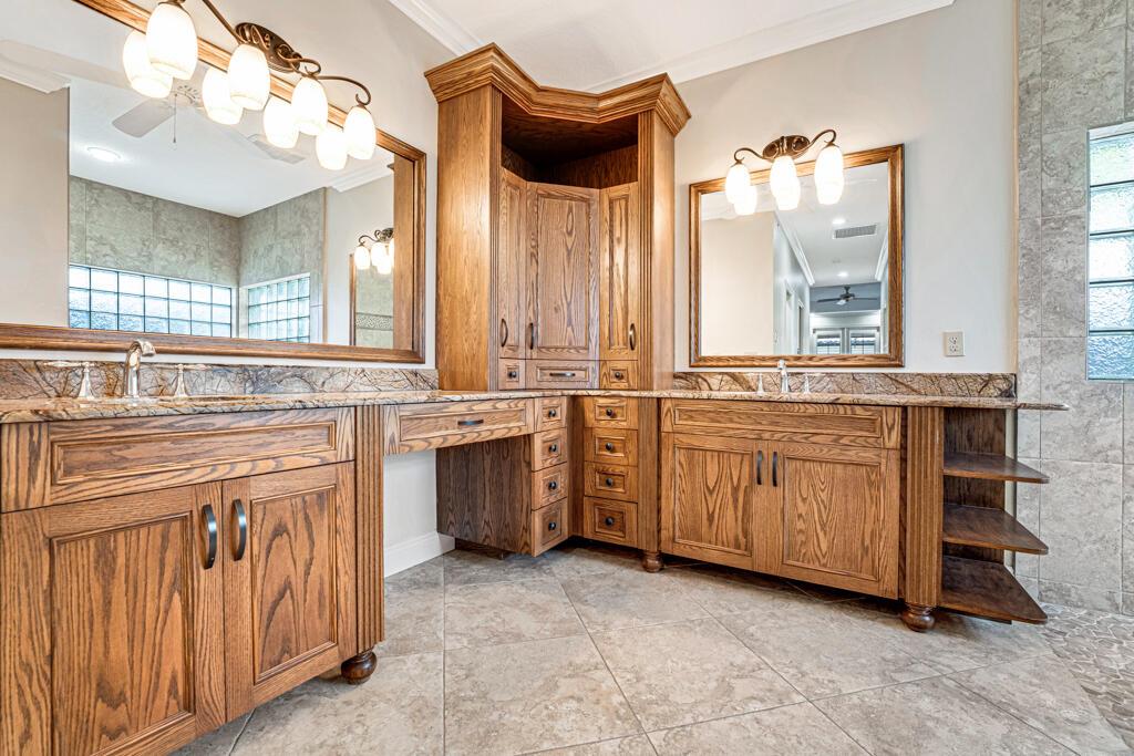 PINEWOOD OF WELLINGTON - Residential