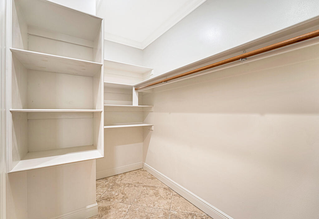 PINEWOOD OF WELLINGTON - Residential