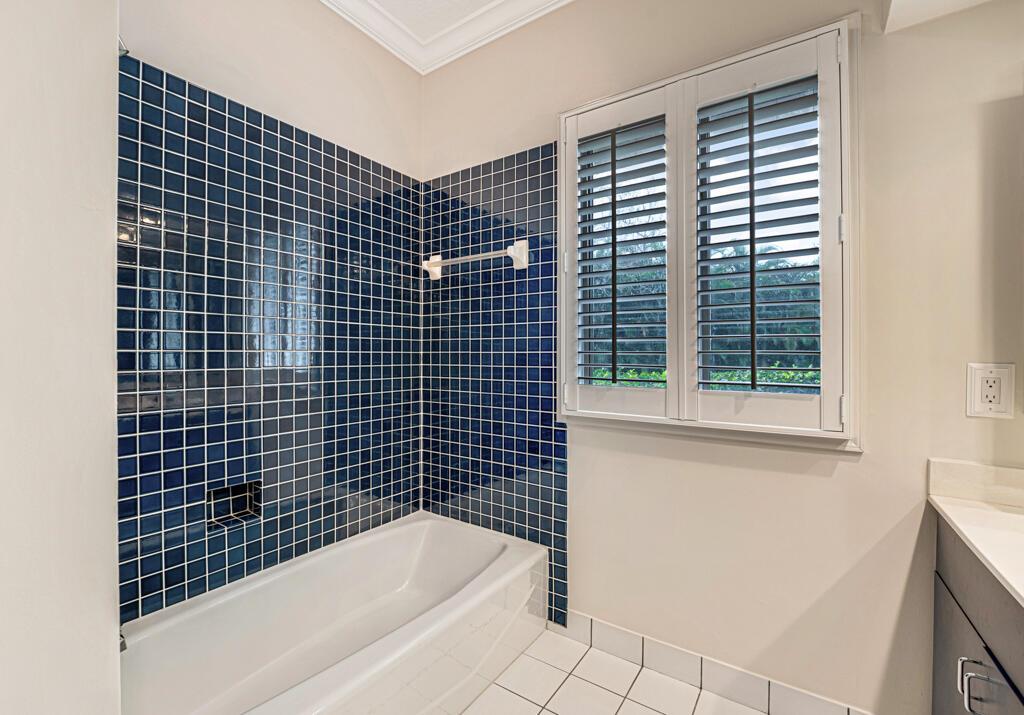 PINEWOOD OF WELLINGTON - Residential