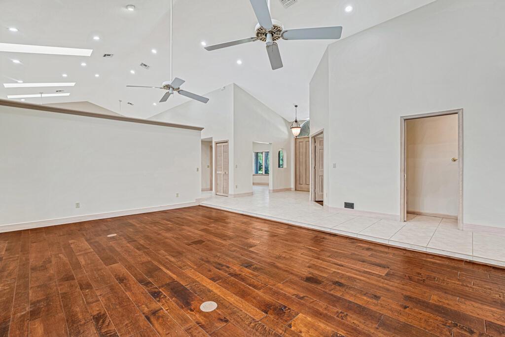 PINEWOOD OF WELLINGTON - Residential