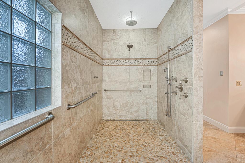 PINEWOOD OF WELLINGTON - Residential